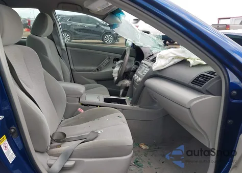 2011 Toyota Camry Le z USA, uszkodzony, nr VIN 4T1BF3EK3BU704655